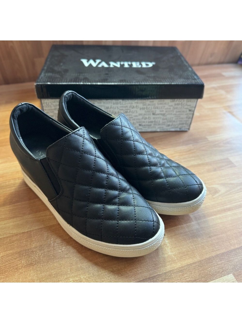 Wanted Bushkill black sneakers.size 8.5, side zip